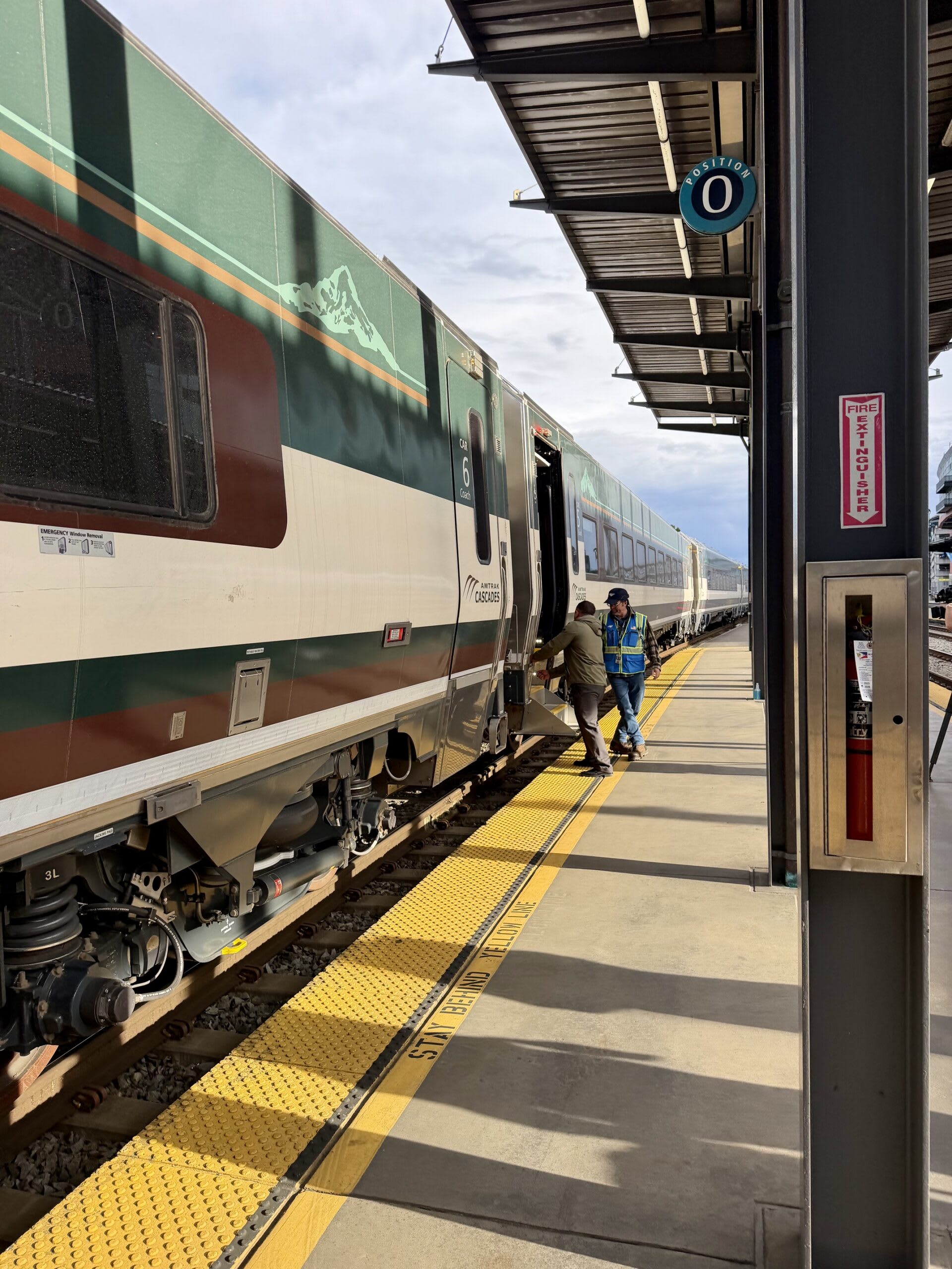 First Amtrak Cascades Airo Trainset Arrives in Pacific Northwest