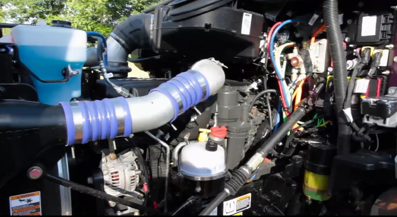 Focus On... Paccar's New MX-11 Engine [Video] | Heavy Duty Trucking
