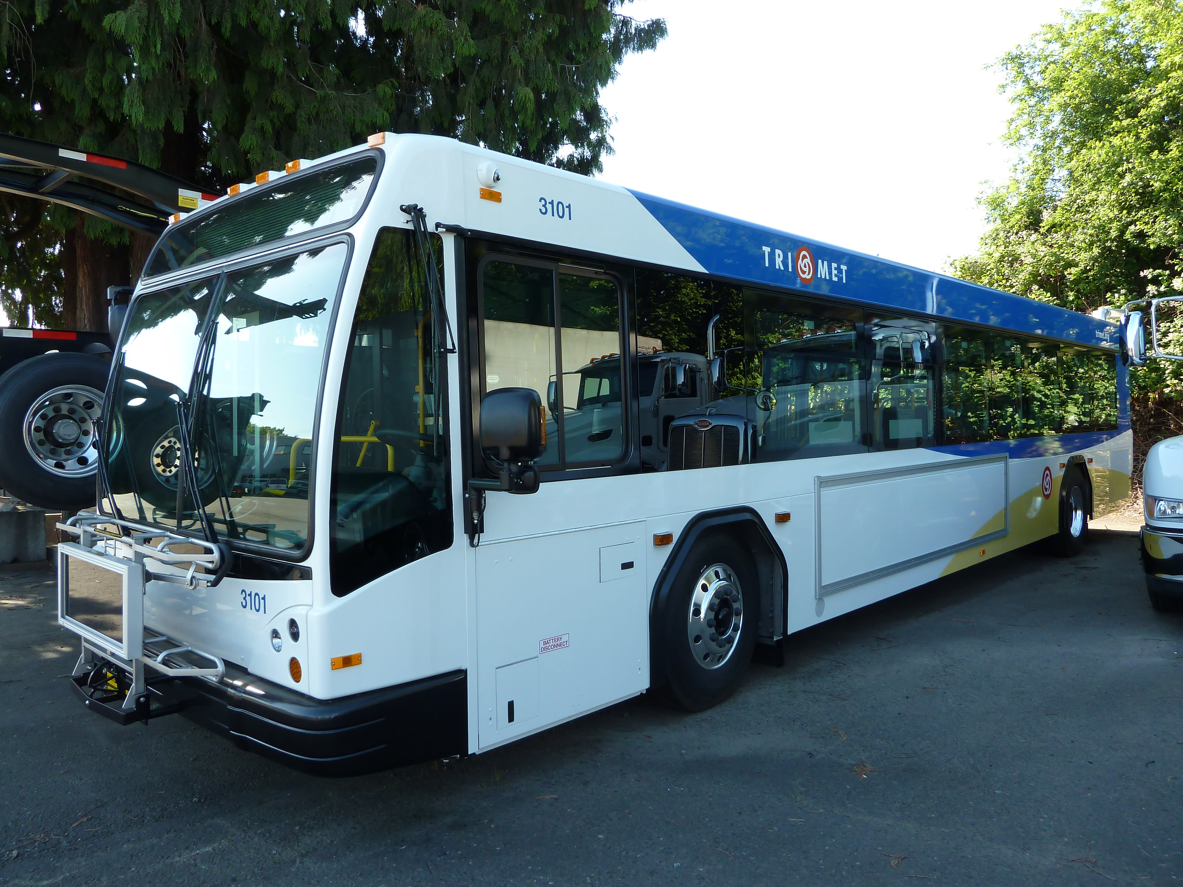 Trimet 2201 TriMet puts first of 70 new Gillig buses into service | Metro