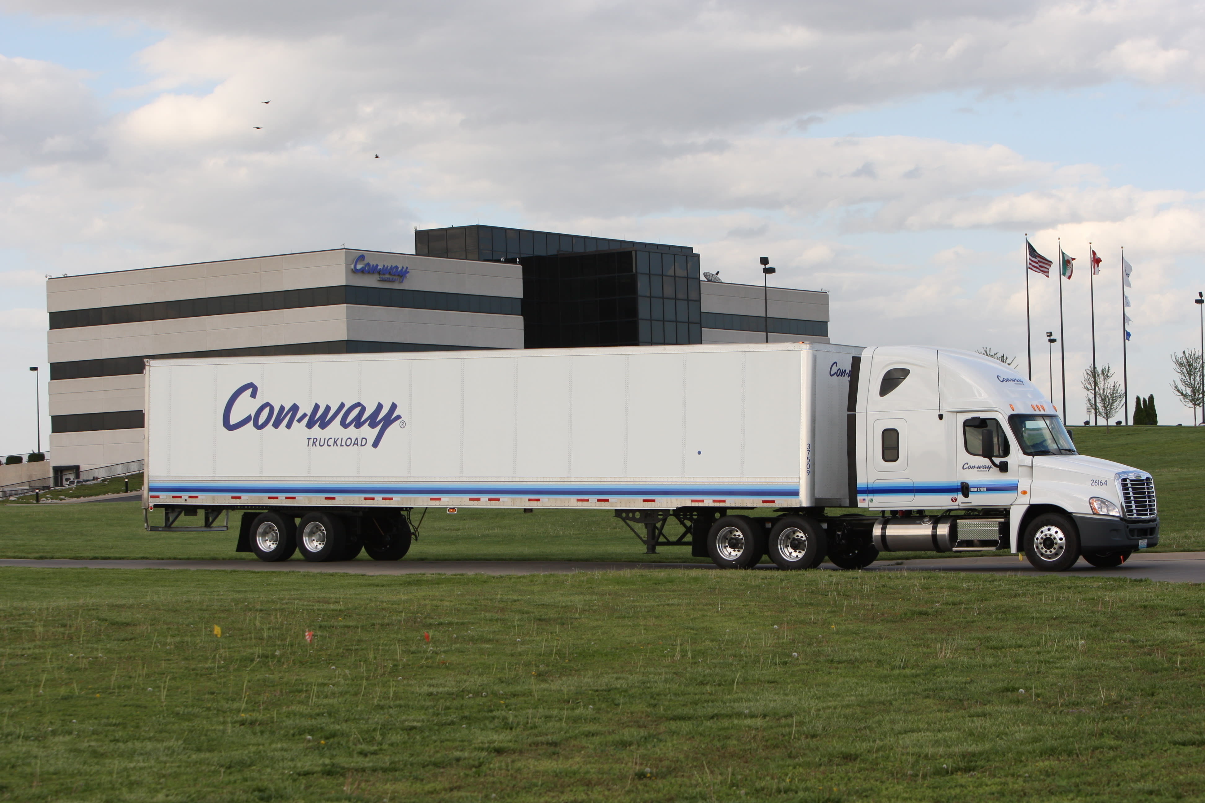 Con-way Opens IdleAir Facility at Texas Terminal | Heavy Duty Trucking