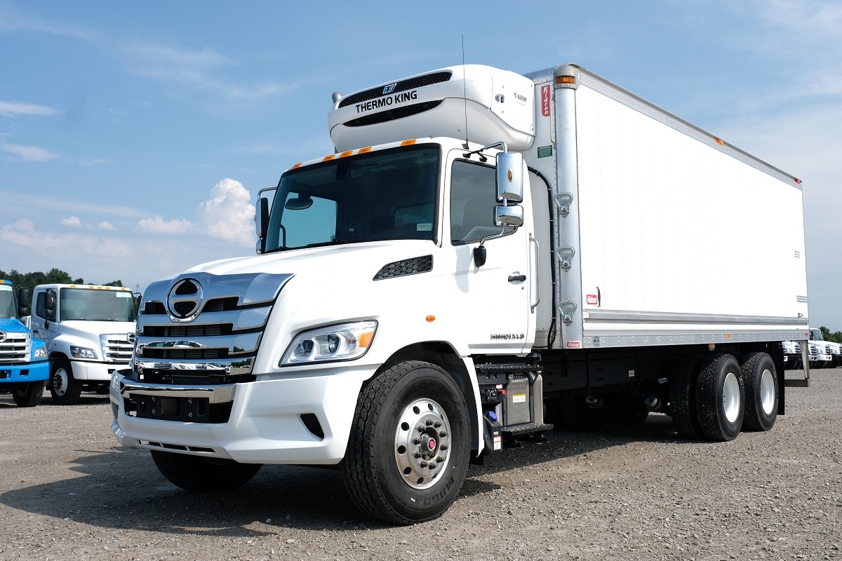 Test Drive: Hino's XL 8 Class 8 Straight Truck | Heavy Duty Trucking