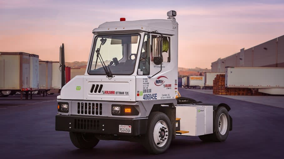 Remote Control Terminal Tractor Electric Terminal Tractors: Stepping-Stone to a New Era? | Heavy Duty ...