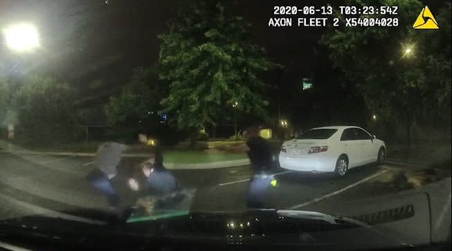 Charges Dropped Against Atlanta Officers in 2020 Shooting of Rayshard ...