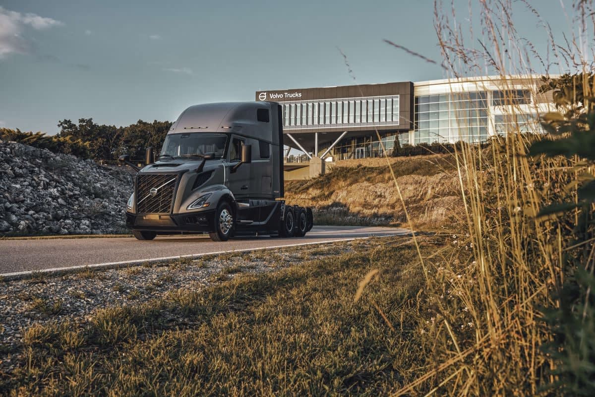 Volvo Opens the Order Book for the New VNL Tractor | Heavy Duty Trucking