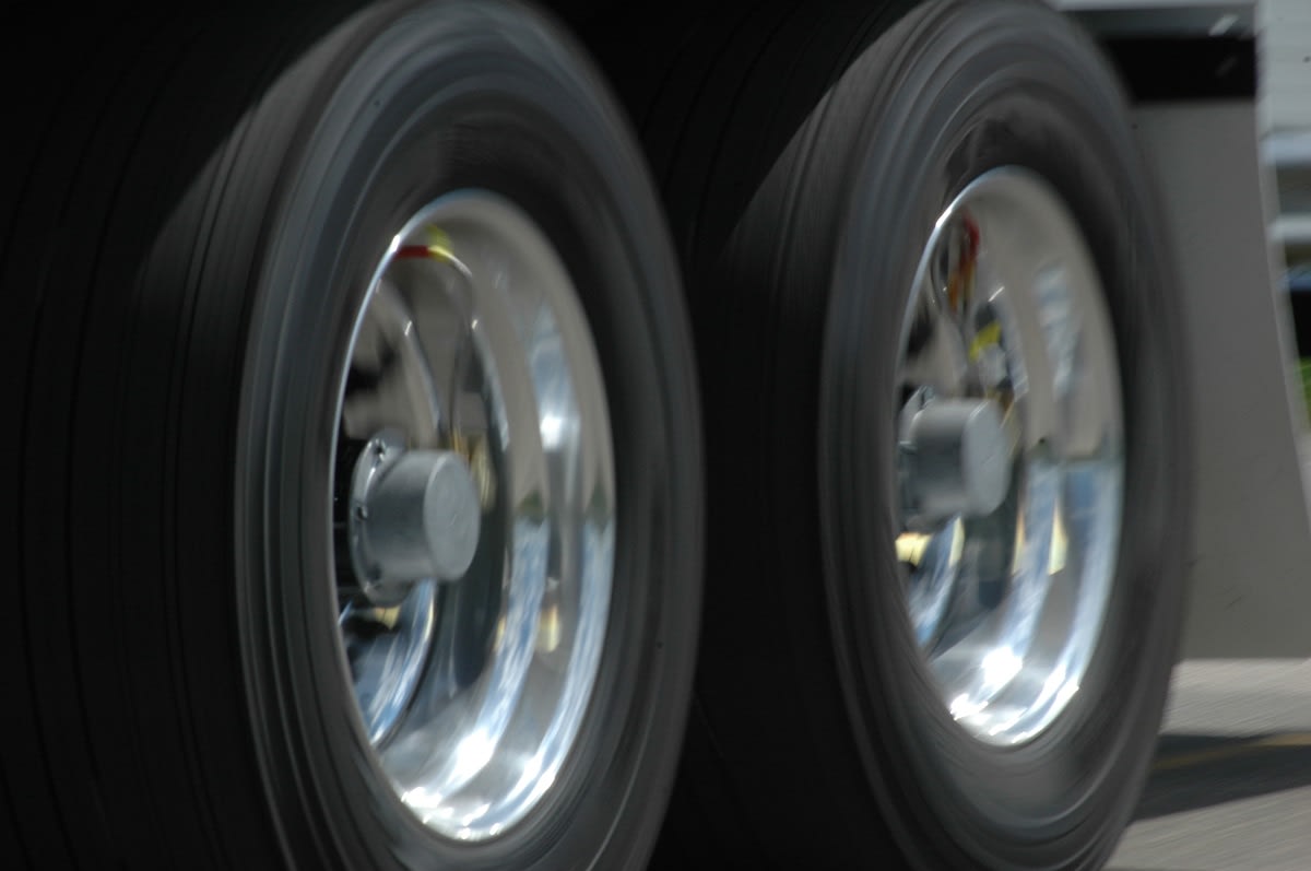 How to Prevent Wheel-offs | Heavy Duty Trucking